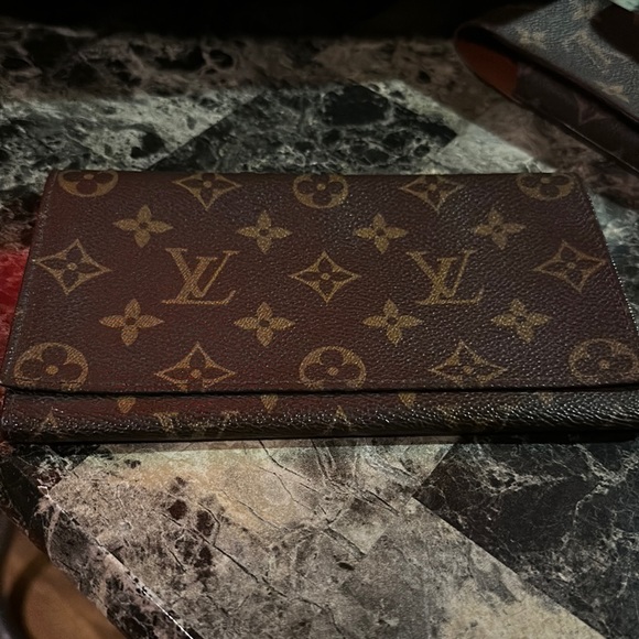 Louis Vuitton long vintage wallet - Picture 1 of 6